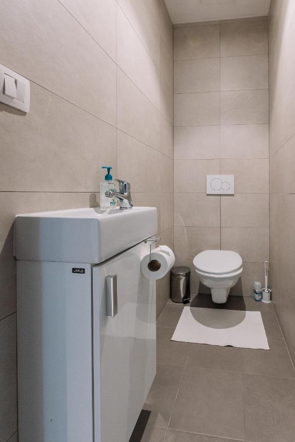 Skau 1 Old Town Family & Business Apartment Free Parking Bratislava Ngoại thất bức ảnh