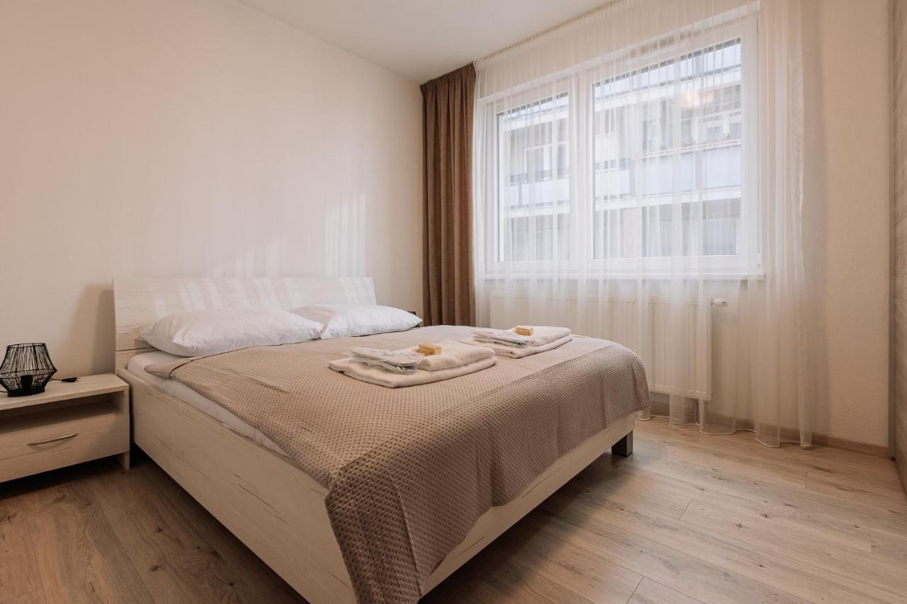 Skau 1 Old Town Family & Business Apartment Free Parking Bratislava Ngoại thất bức ảnh
