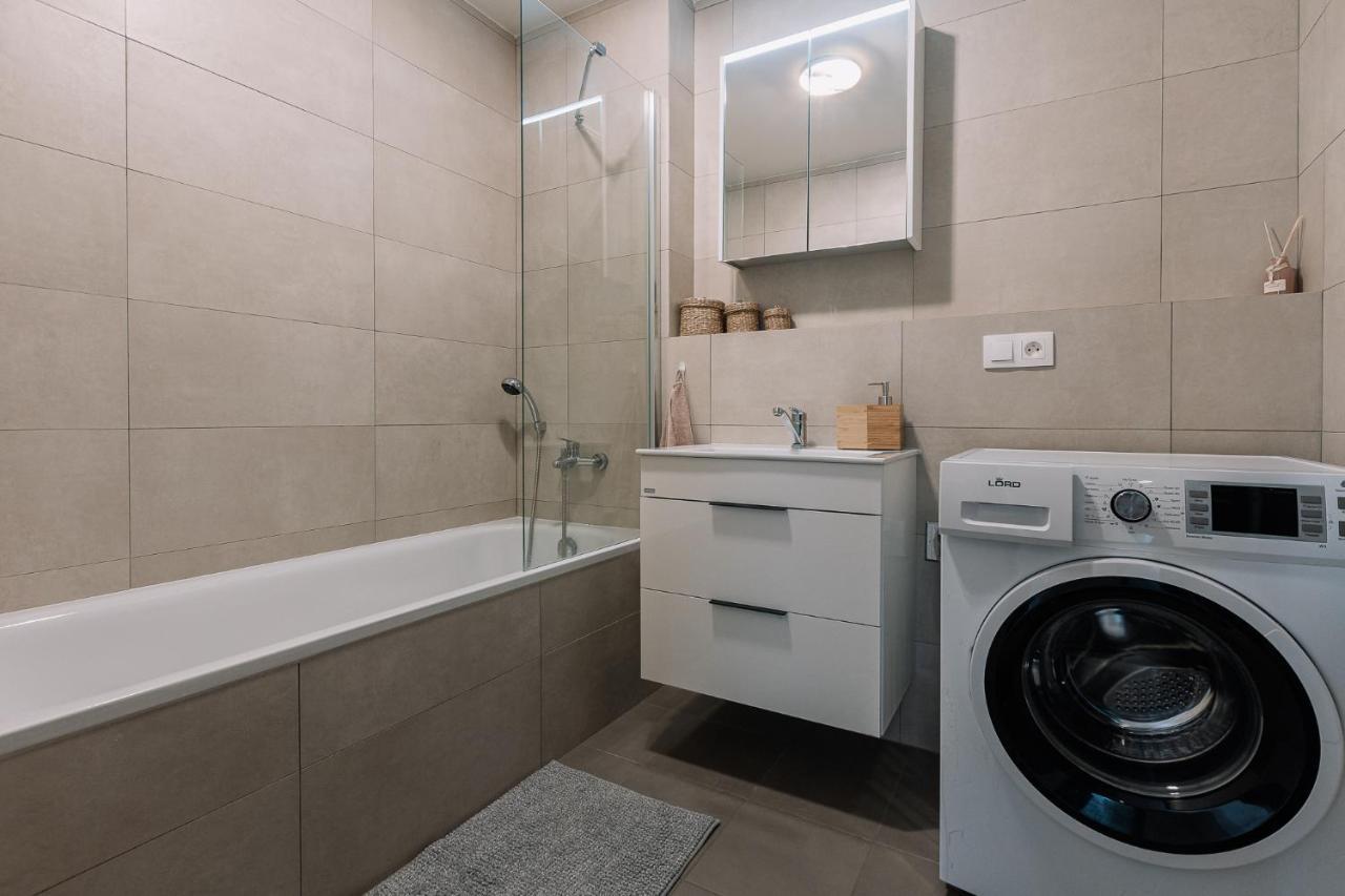 Skau 1 Old Town Family & Business Apartment Free Parking Bratislava Ngoại thất bức ảnh