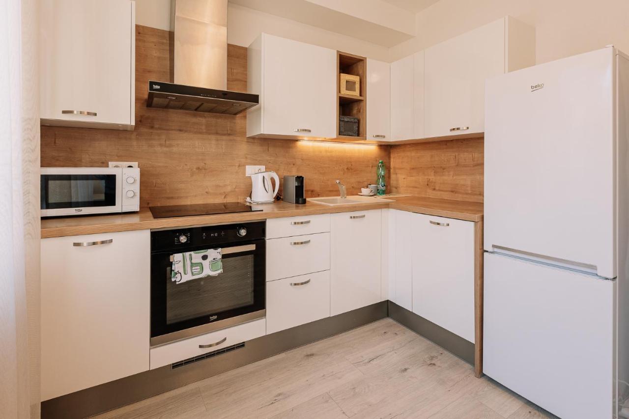 Skau 1 Old Town Family & Business Apartment Free Parking Bratislava Ngoại thất bức ảnh