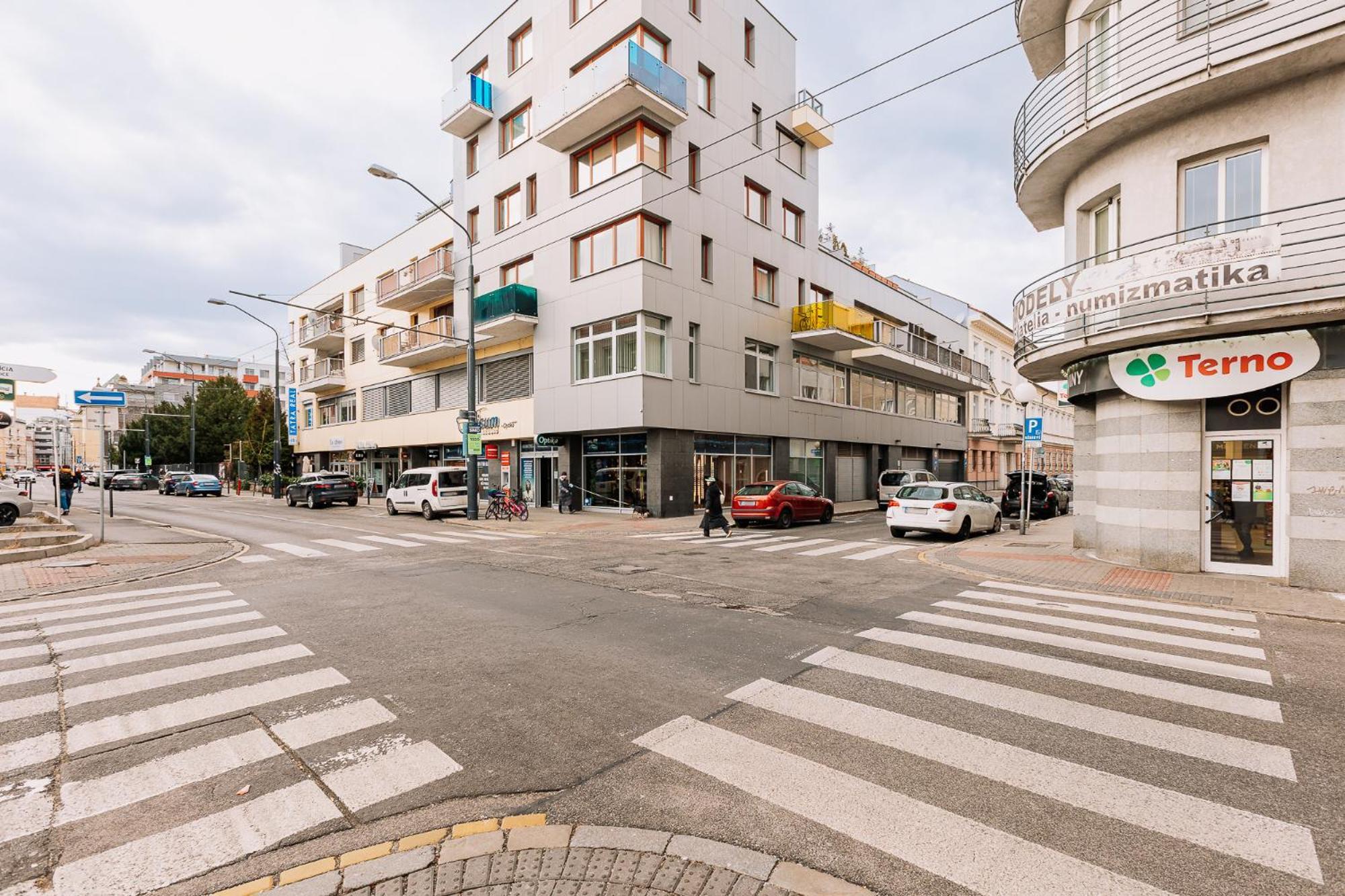 Skau 1 Old Town Family & Business Apartment Free Parking Bratislava Ngoại thất bức ảnh