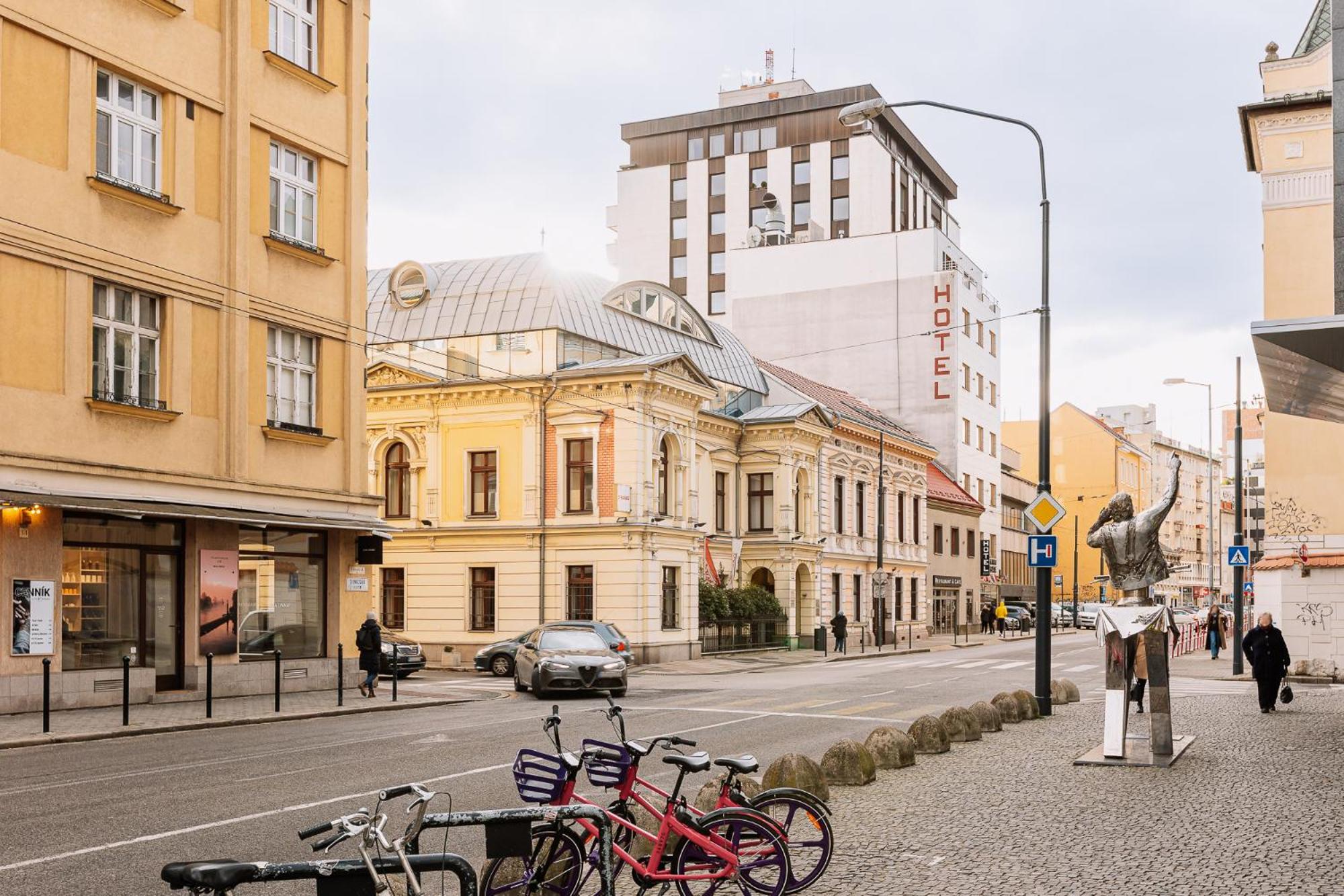 Skau 1 Old Town Family & Business Apartment Free Parking Bratislava Ngoại thất bức ảnh